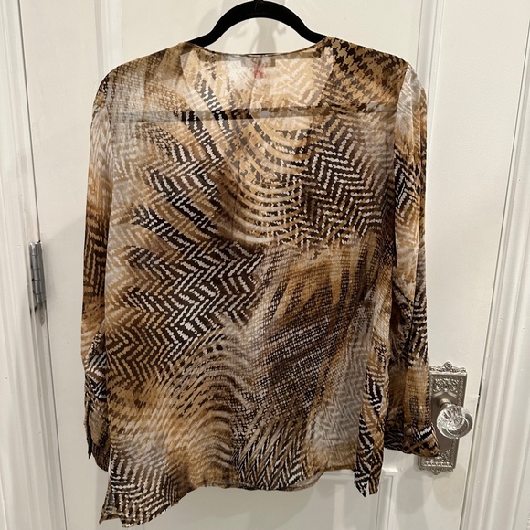 NWOT Vince Camuto Sheer Tribal Print Shirt - Picture 5 of 5